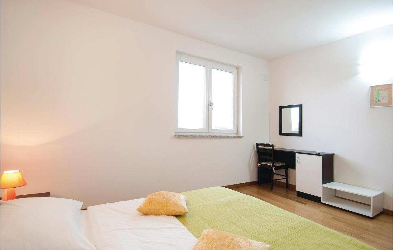 Apartment Stunning In With 1 Bedrooms And Internet *
